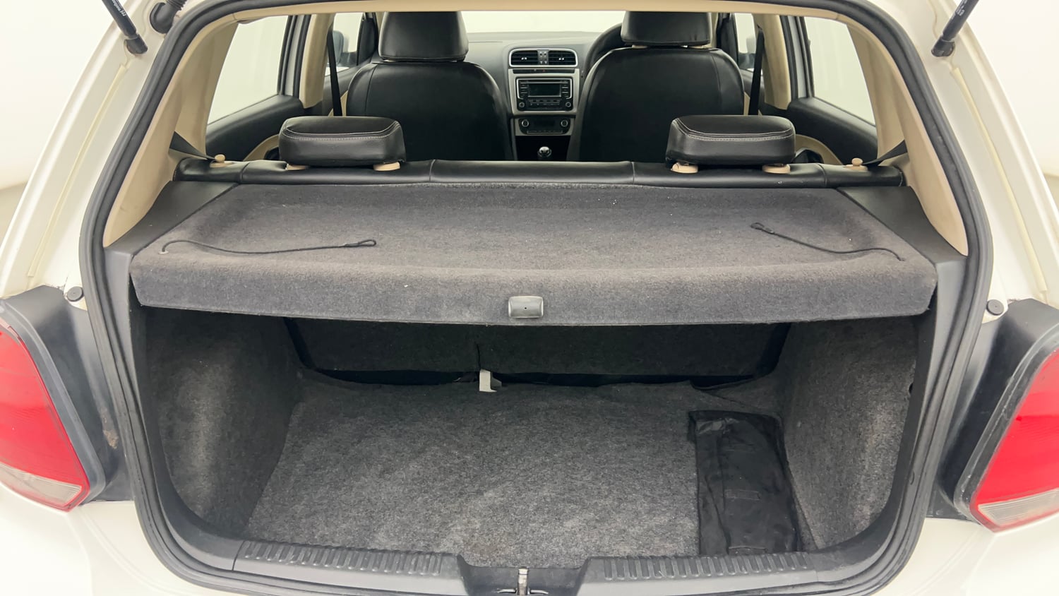 Used 2014 Volkswagen Polo Highline1.2L (P) Petrol Manual interior DICKY INSIDE VIEW