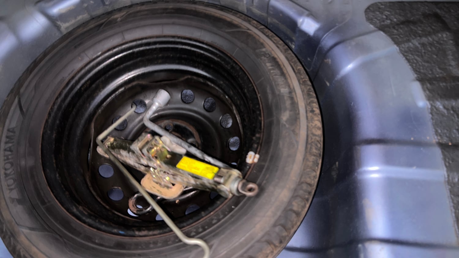 Used 2013 Hyundai i20 Era 1.2 Petrol Manual tyres SPARE TYRE VIEW