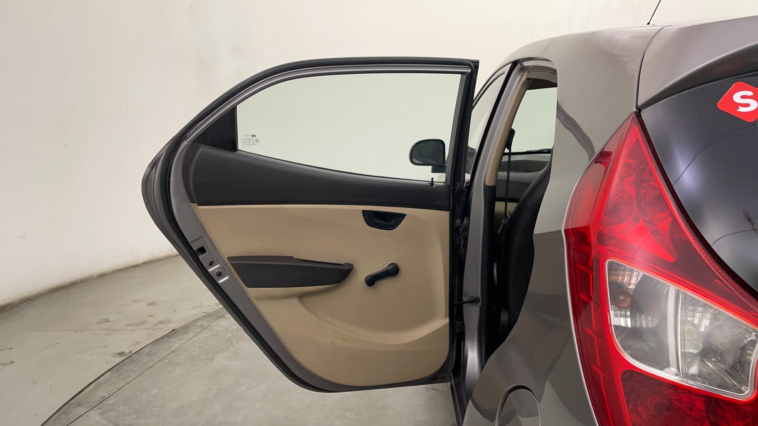Used 2013 Hyundai Eon Magna Petrol Manual interior LEFT REAR DOOR OPEN VIEW