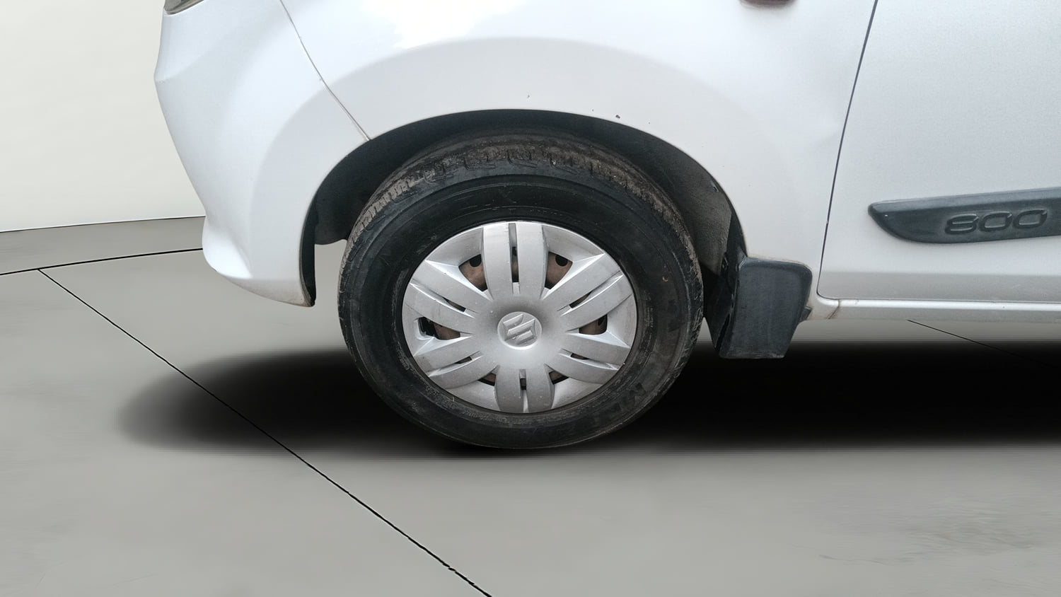 Used 2014 Maruti Suzuki Alto 800 Lxi Petrol Manual tyres LEFT FRONT TYRE RIM VIEW
