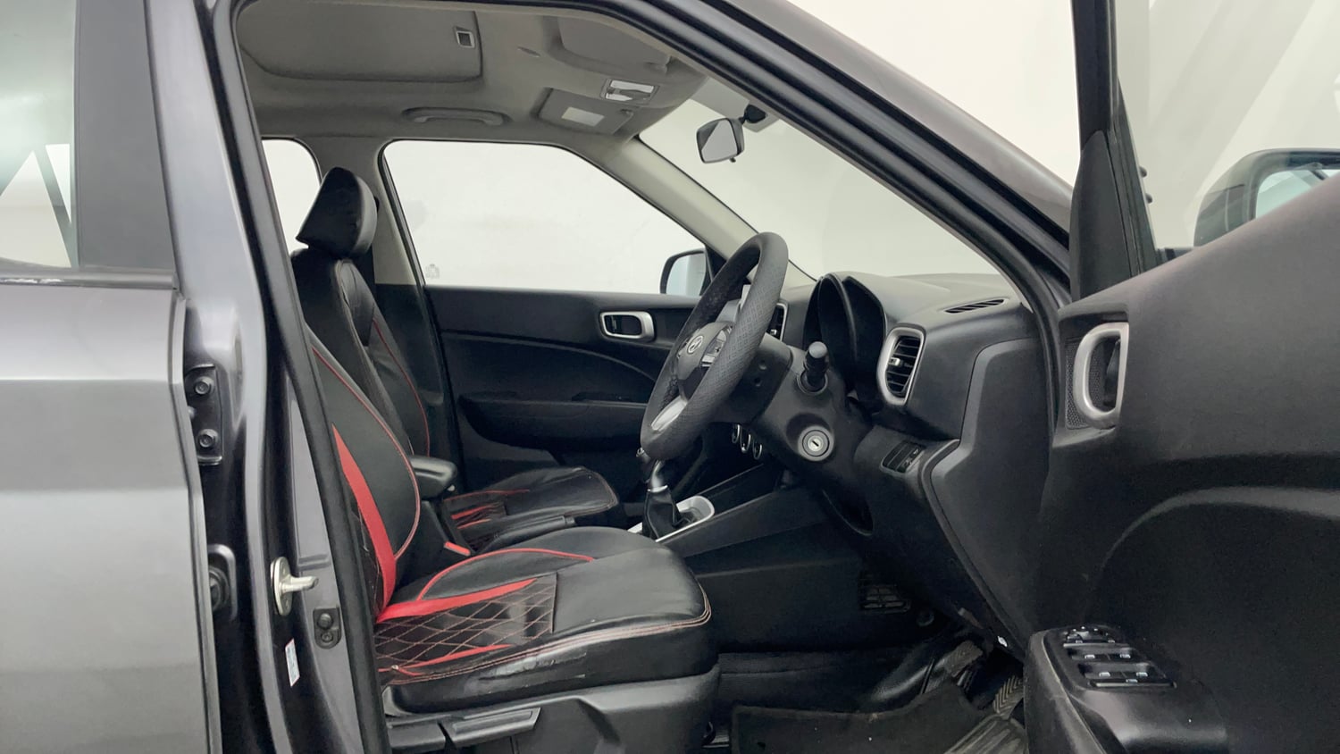 Used 2021 Hyundai Venue SX 1.0 Turbo Petrol Manual interior RIGHT SIDE FRONT DOOR CABIN VIEW