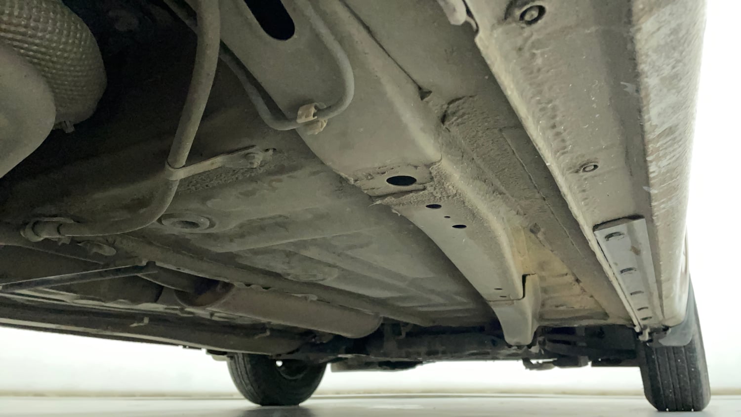 Used 2017 Maruti Suzuki Dzire VXi Petrol Manual extra REAR RIGHT UNDERBODY VIEW