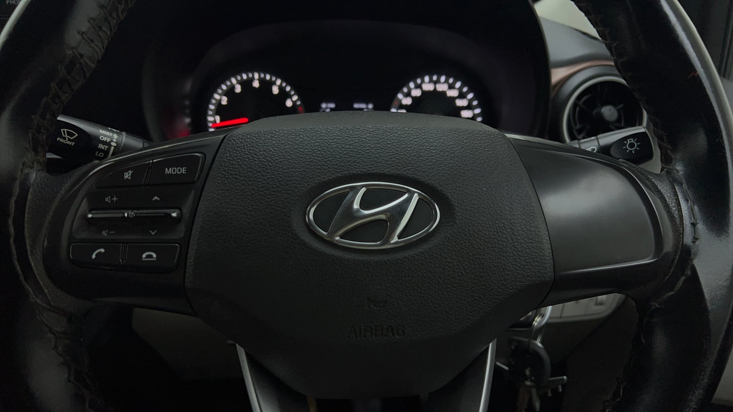 Used 2021 Hyundai Aura S 1.2 CNG Cng Manual top_features Steering mounted controls