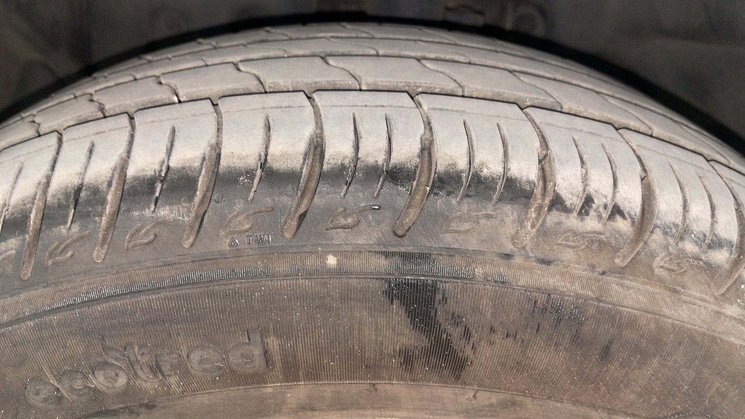 Used 2016 Ford EcoSport Titanium 1.5L TDCi Diesel Manual tyres LEFT FRONT TYRE TREAD VIEW