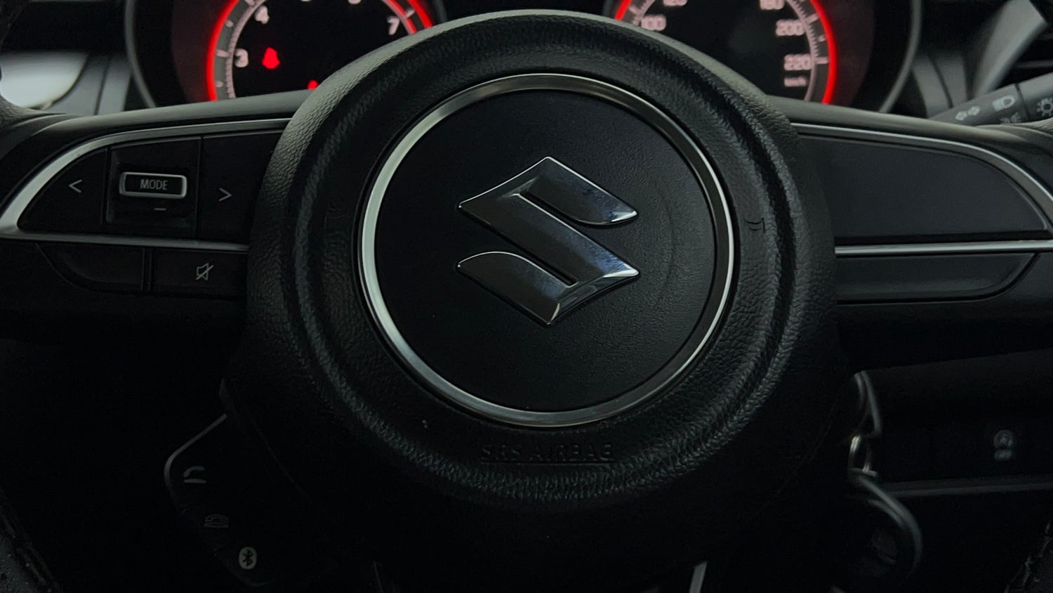 Used 2021 Maruti Suzuki Swift VXi Petrol Manual top_features Airbags