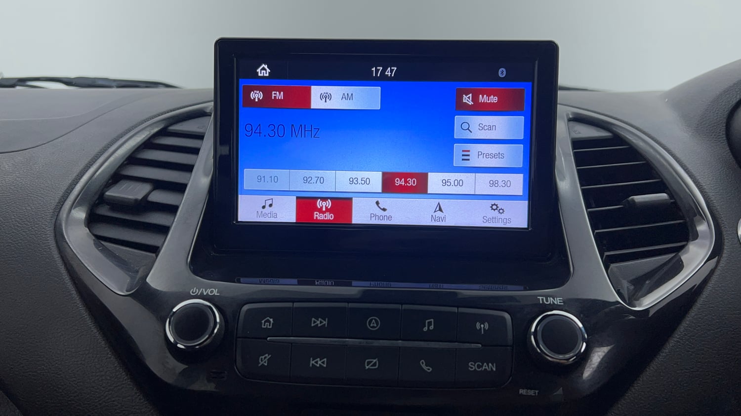 Used 2020 Ford Freestyle Titanium Plus 1.2 Ti-VCT Petrol Manual interior MUSIC SYSTEM & AC CONTROL VIEW