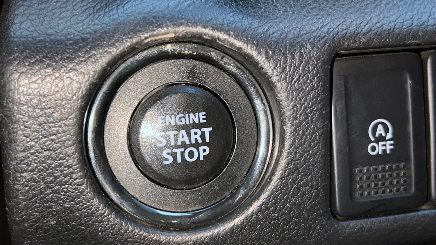Used 2018 Maruti Suzuki S-Cross Zeta 1.3 Diesel Manual top_features Keyless start