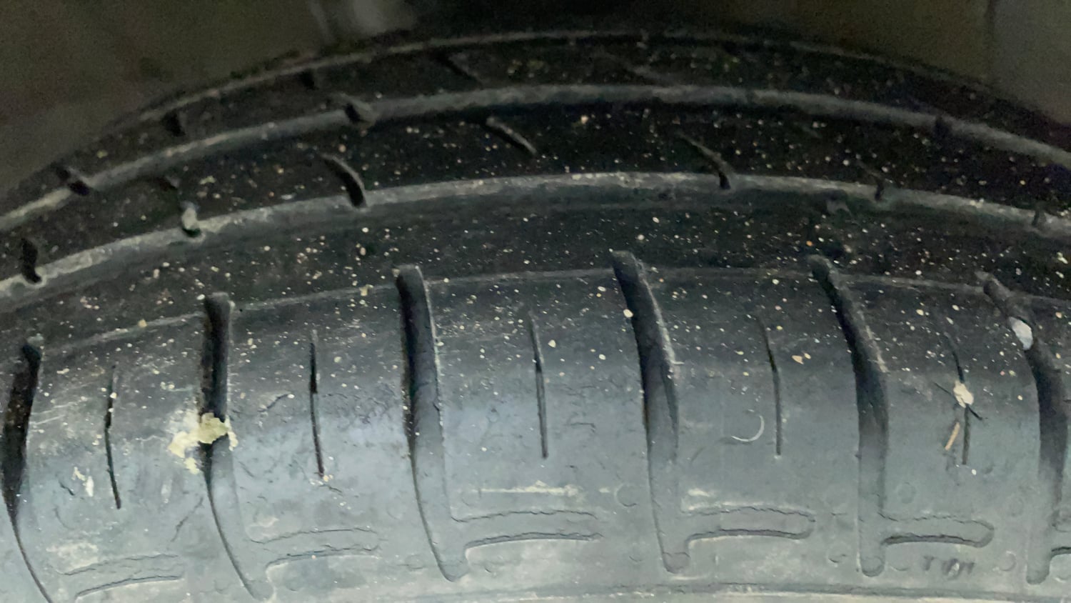 Used 2021 Hyundai Grand i10 Nios Sportz 1.2 Kappa VTVT Petrol Manual tyres RIGHT FRONT TYRE TREAD VIEW