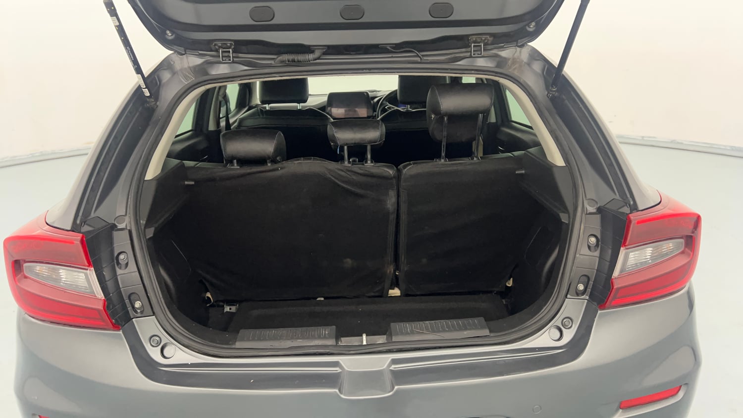 Used 2024 Toyota Glanza V AMT Petrol Automatic interior DICKY INSIDE VIEW