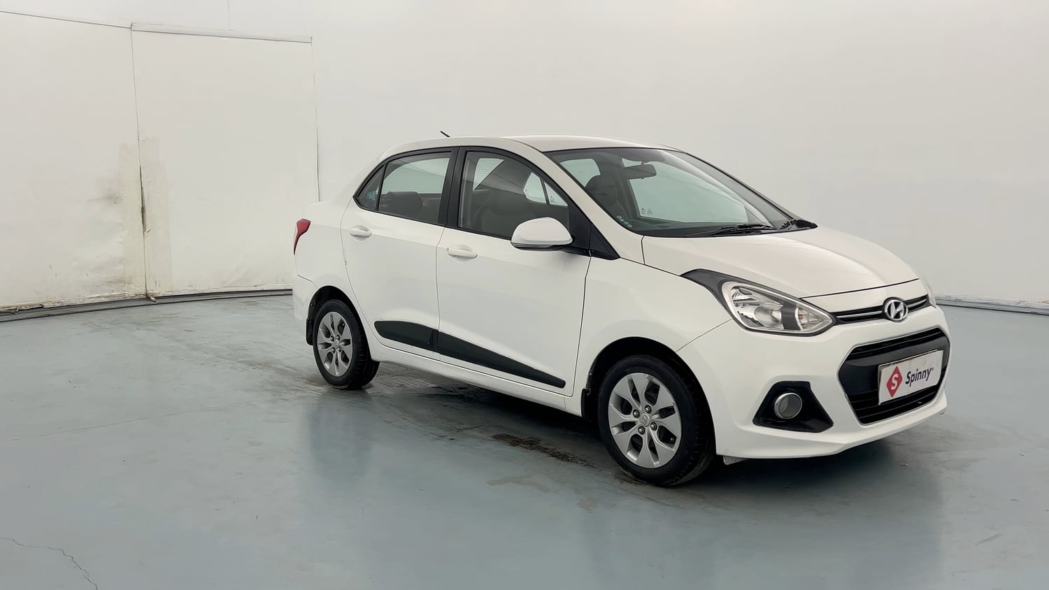 Used 2014 Hyundai Xcent S 1.2 Petrol Manual exterior RIGHT FRONT CORNER VIEW