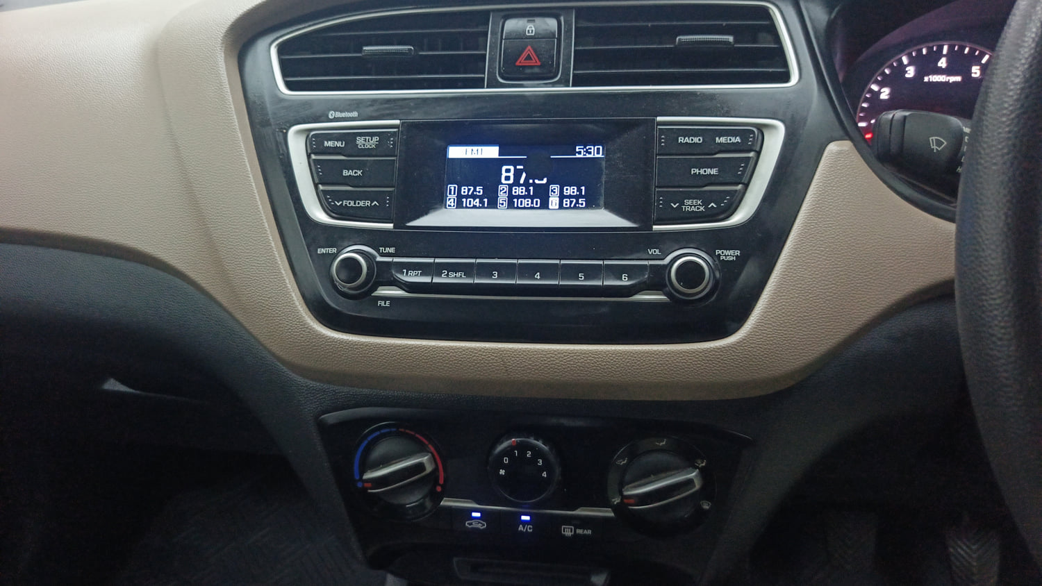 Used 2018 Hyundai Elite i20 Sportz 1.2 Petrol Manual interior MUSIC SYSTEM & AC CONTROL VIEW