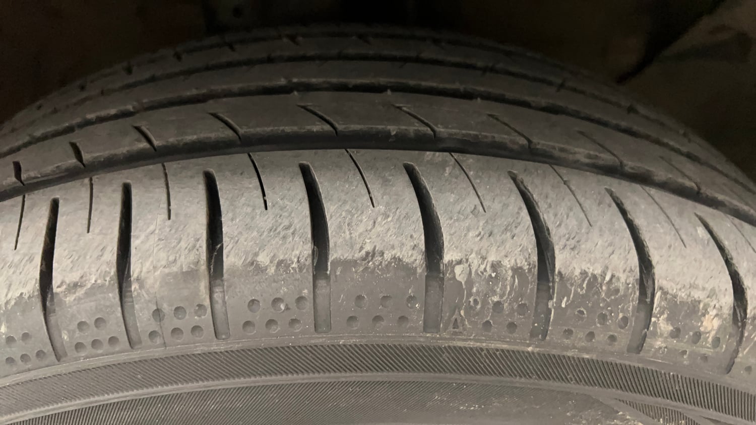 Used 2020 kia Seltos GTX Plus DCT 1.4 Petrol Automatic tyres RIGHT FRONT TYRE TREAD VIEW