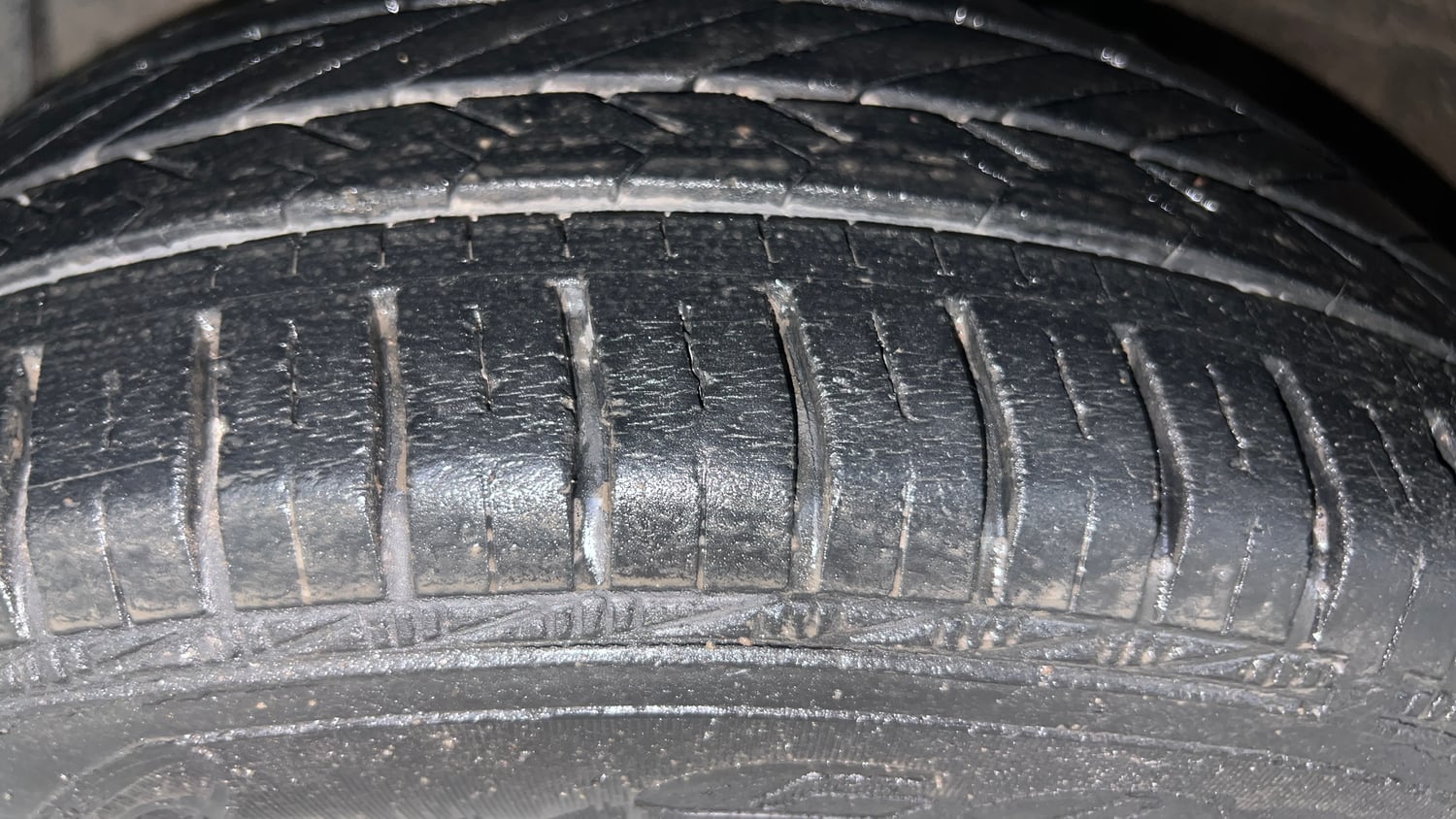 Used 2012 Maruti Suzuki Swift Dzire ZXI Petrol Manual tyres LEFT FRONT TYRE TREAD VIEW