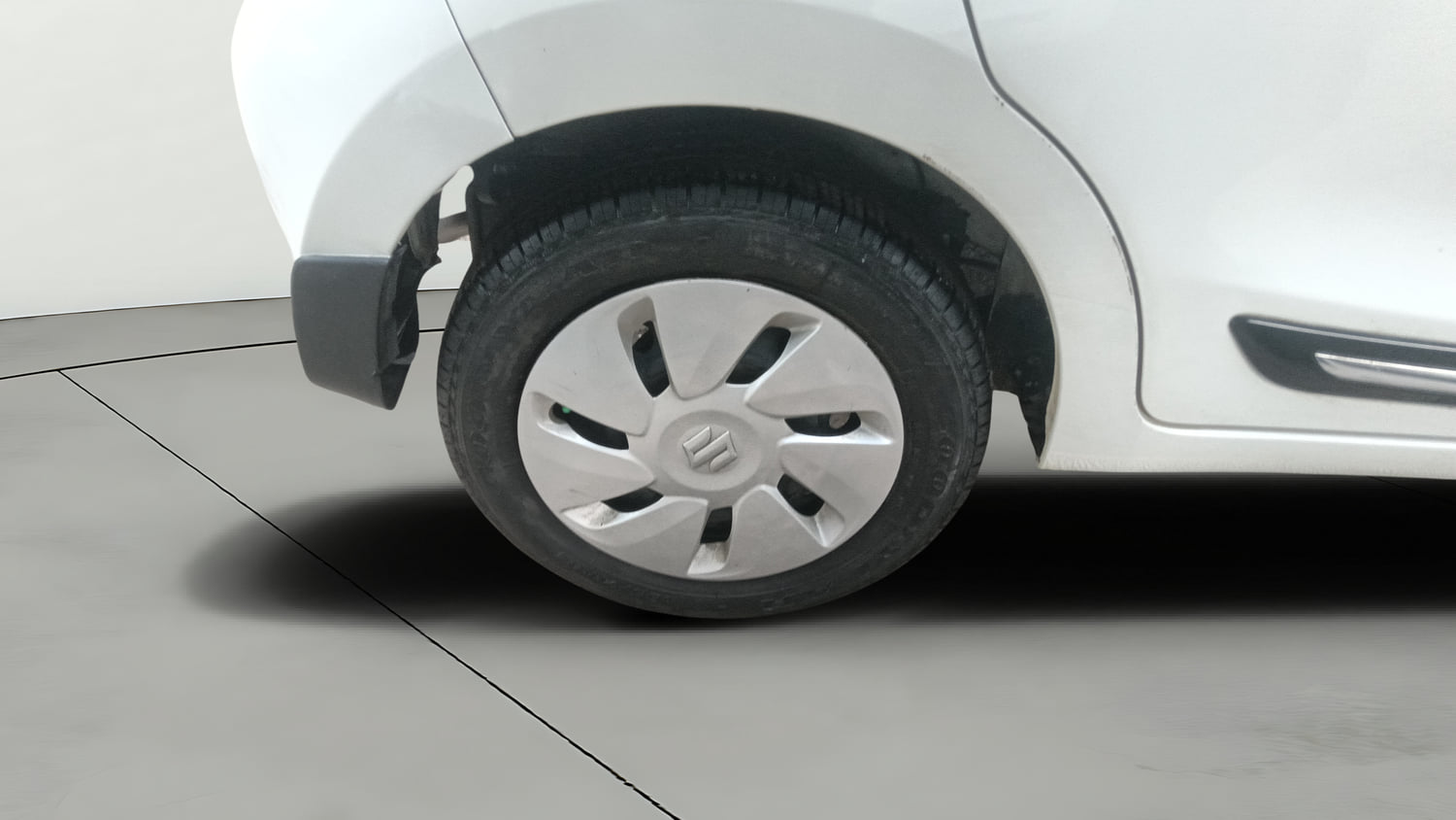 Used 2021 Maruti Suzuki Celerio ZXi AMT Petrol Automatic tyres RIGHT REAR TYRE RIM VIEW