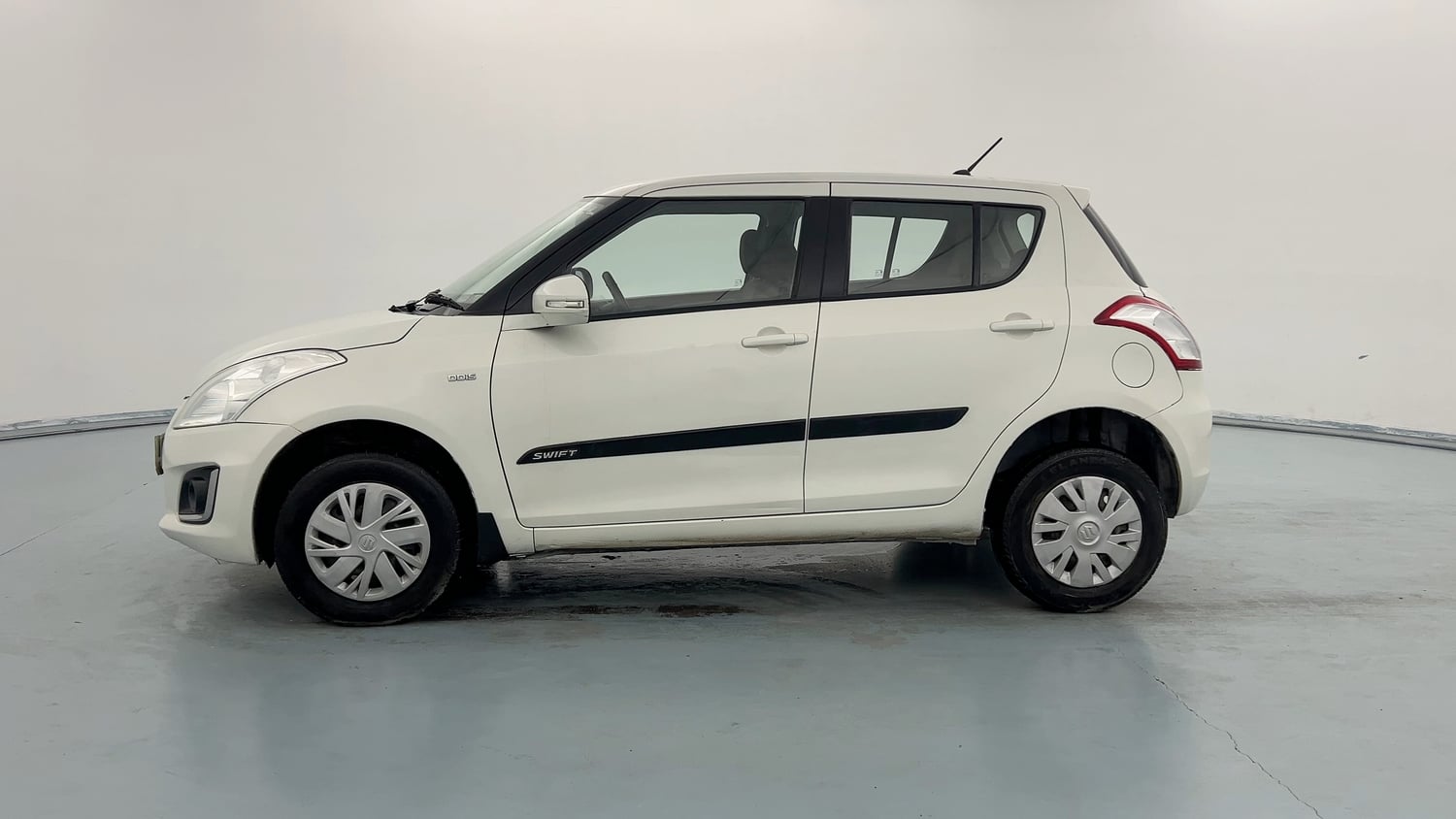 Used 2016 Maruti Suzuki Swift VDi Diesel Manual exterior LEFT SIDE VIEW