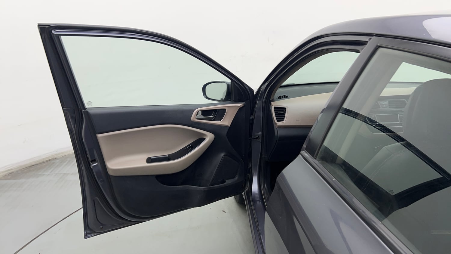 Used 2017 Hyundai Elite i20 Sportz 1.2 Petrol Manual interior LEFT FRONT DOOR OPEN VIEW