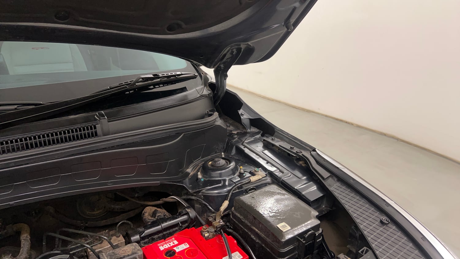 Used 2020 kia Seltos GTX Plus DCT 1.4 Petrol Automatic engine ENGINE LEFT SIDE HINGE & APRON VIEW