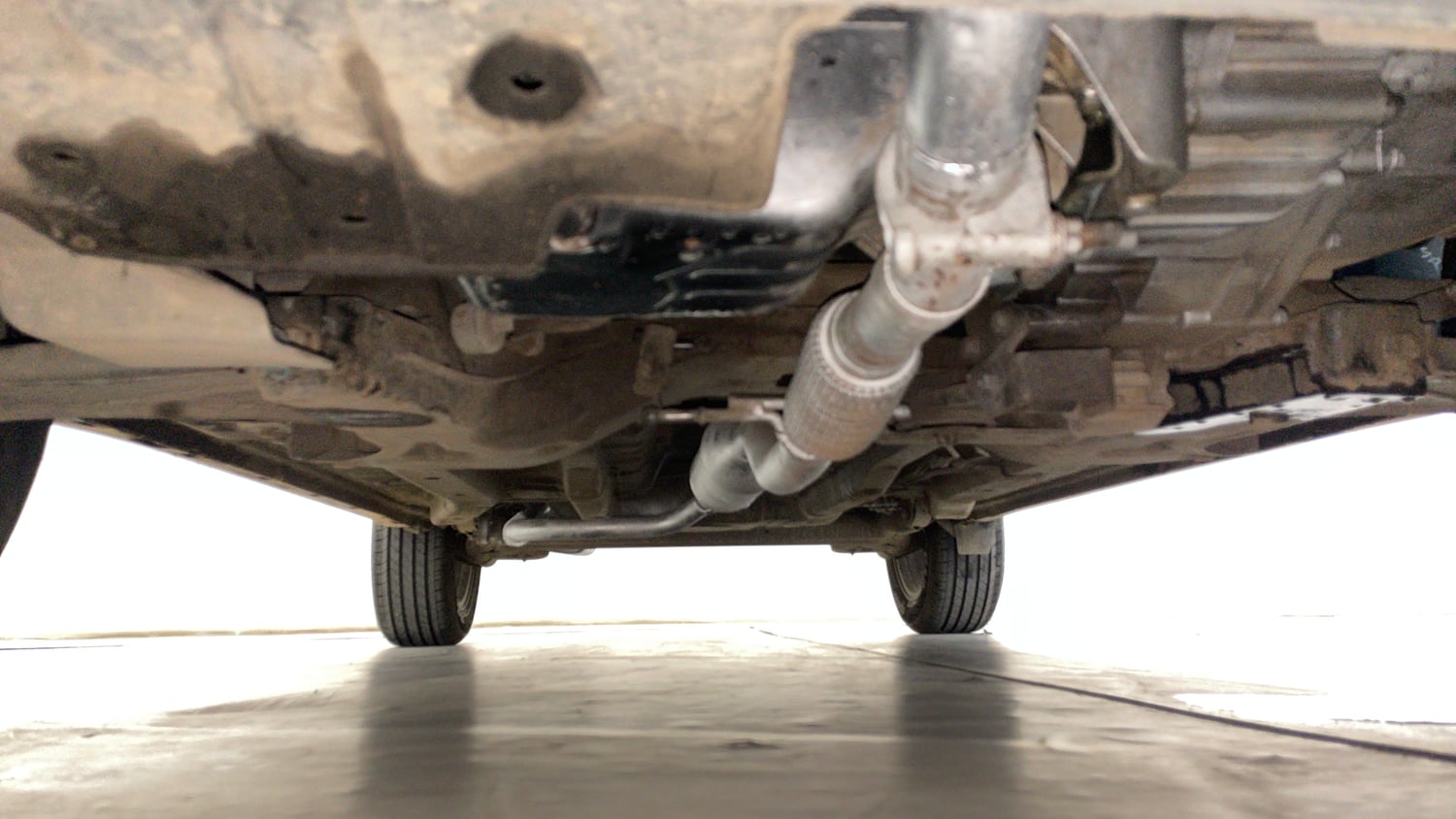 Used 2019 Tata Nexon XZ Plus Petrol Manual extra FRONT LEFT UNDERBODY VIEW