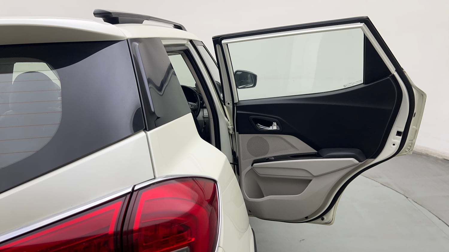 Used 2022 Mahindra XUV 300 W8 1.2 Petrol Petrol Manual interior RIGHT REAR DOOR OPEN VIEW