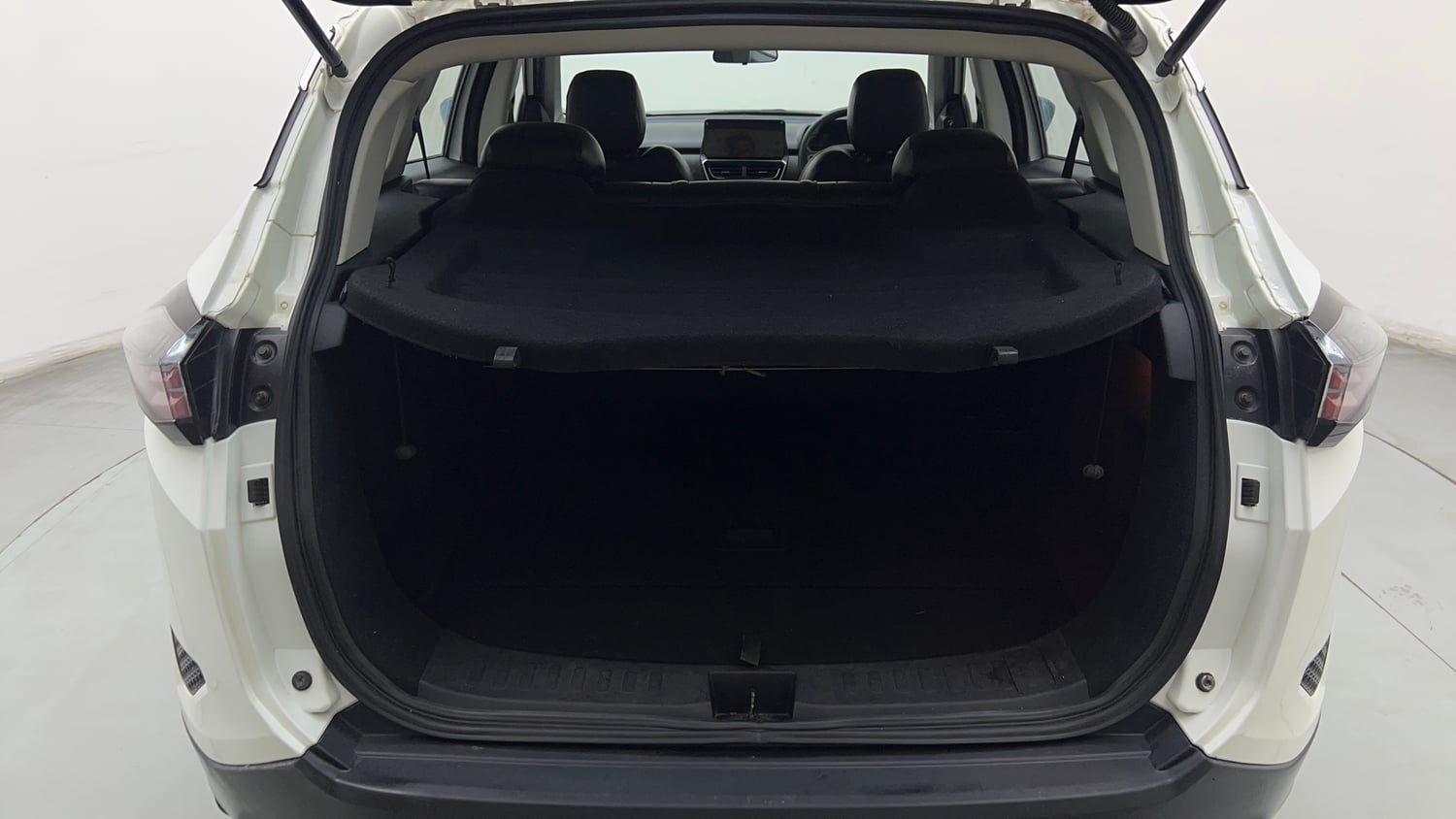 Used 2023 Tata Harrier XT Plus Diesel Manual interior DICKY INSIDE VIEW
