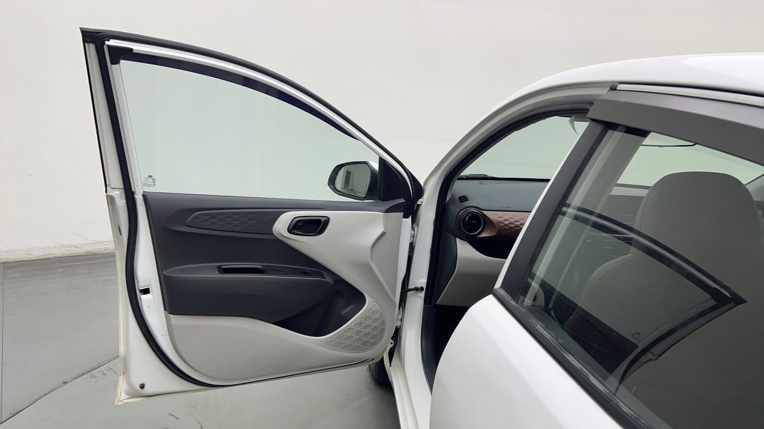 Used 2021 Hyundai Aura S 1.2 CNG Cng Manual interior LEFT FRONT DOOR OPEN VIEW
