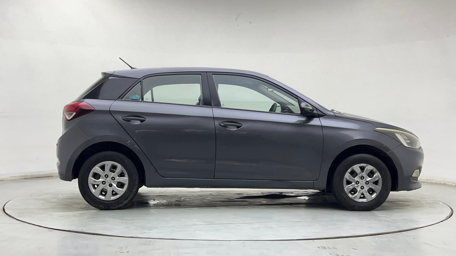 Used 2017 Hyundai Elite i20 Sportz 1.2 Petrol Manual exterior RIGHT SIDE VIEW