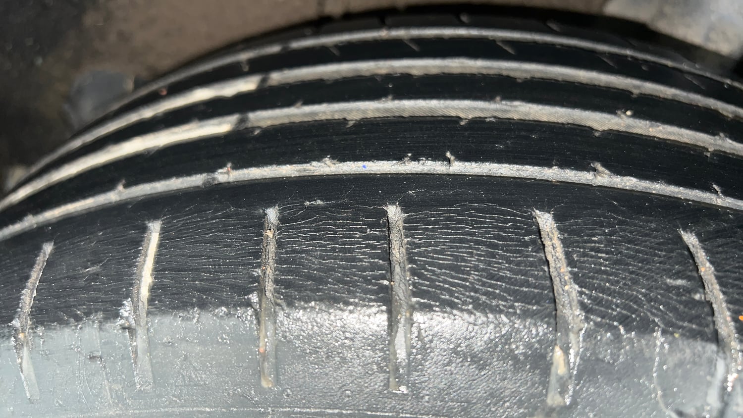 Used 2018 Maruti Suzuki Baleno Alpha 1.2 Petrol Manual tyres LEFT REAR TYRE TREAD VIEW