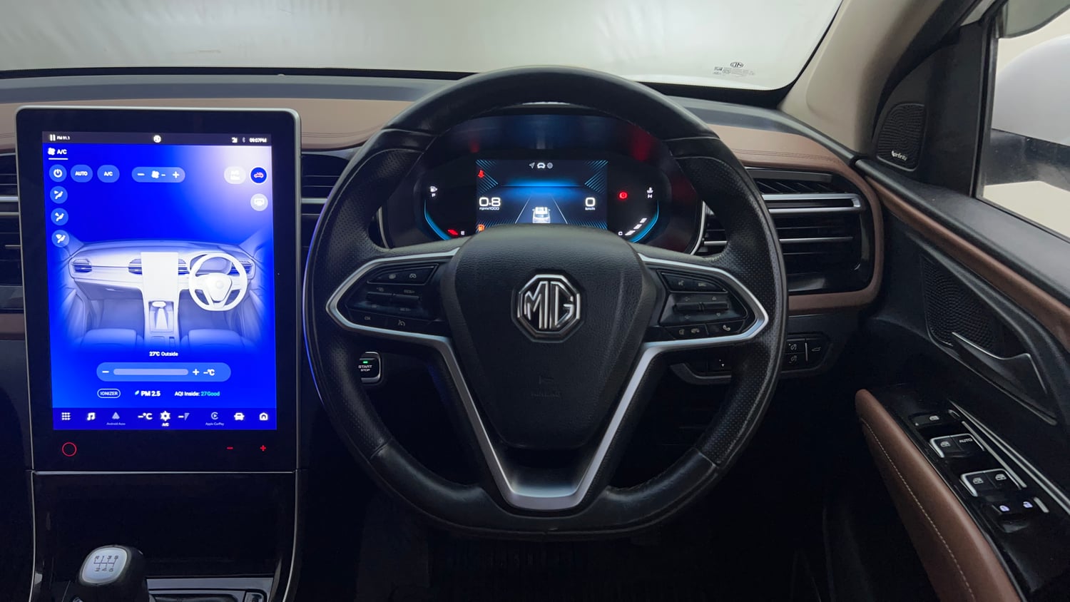 Used 2023 MG Motors Hector Plus Sharp Pro 2.0 Turbo Diesel 6 STR Diesel Manual interior STEERING VIEW