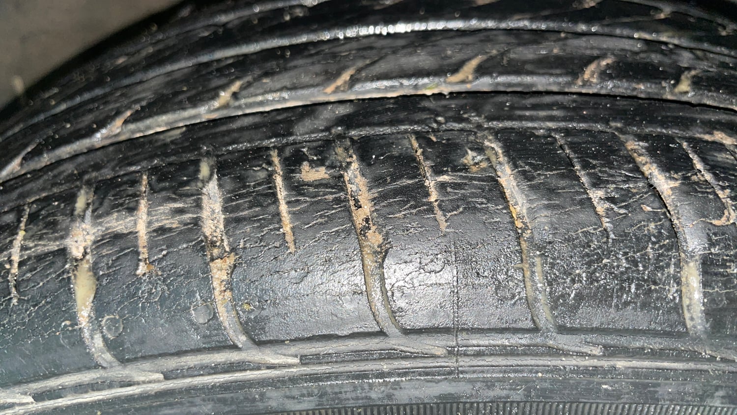 Used 2020 Hyundai Grand i10 Nios Sportz 1.0 Turbo GDi Petrol Manual tyres RIGHT FRONT TYRE TREAD VIEW