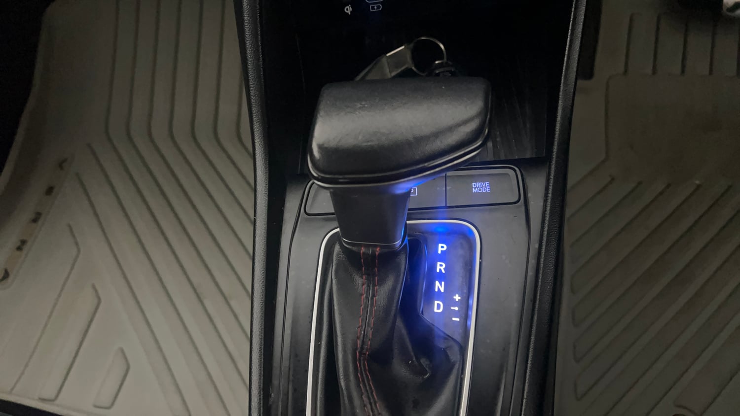 Used 2023 Hyundai Verna SX (O) 1.5 Turbo Petrol DCT Petrol Automatic interior GEAR  KNOB VIEW