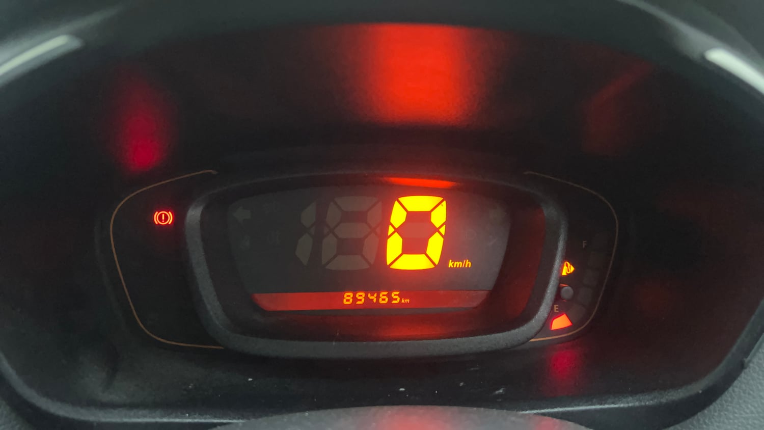 Used 2016 Renault Kwid RXT Petrol Manual interior CLUSTERMETER VIEW