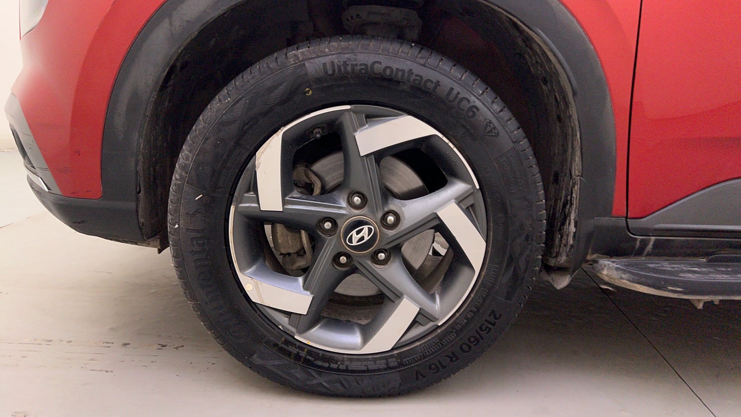 Used 2020 Hyundai Venue SX Plus 1.0 Turbo DCT Petrol Automatic tyres LEFT FRONT TYRE RIM VIEW