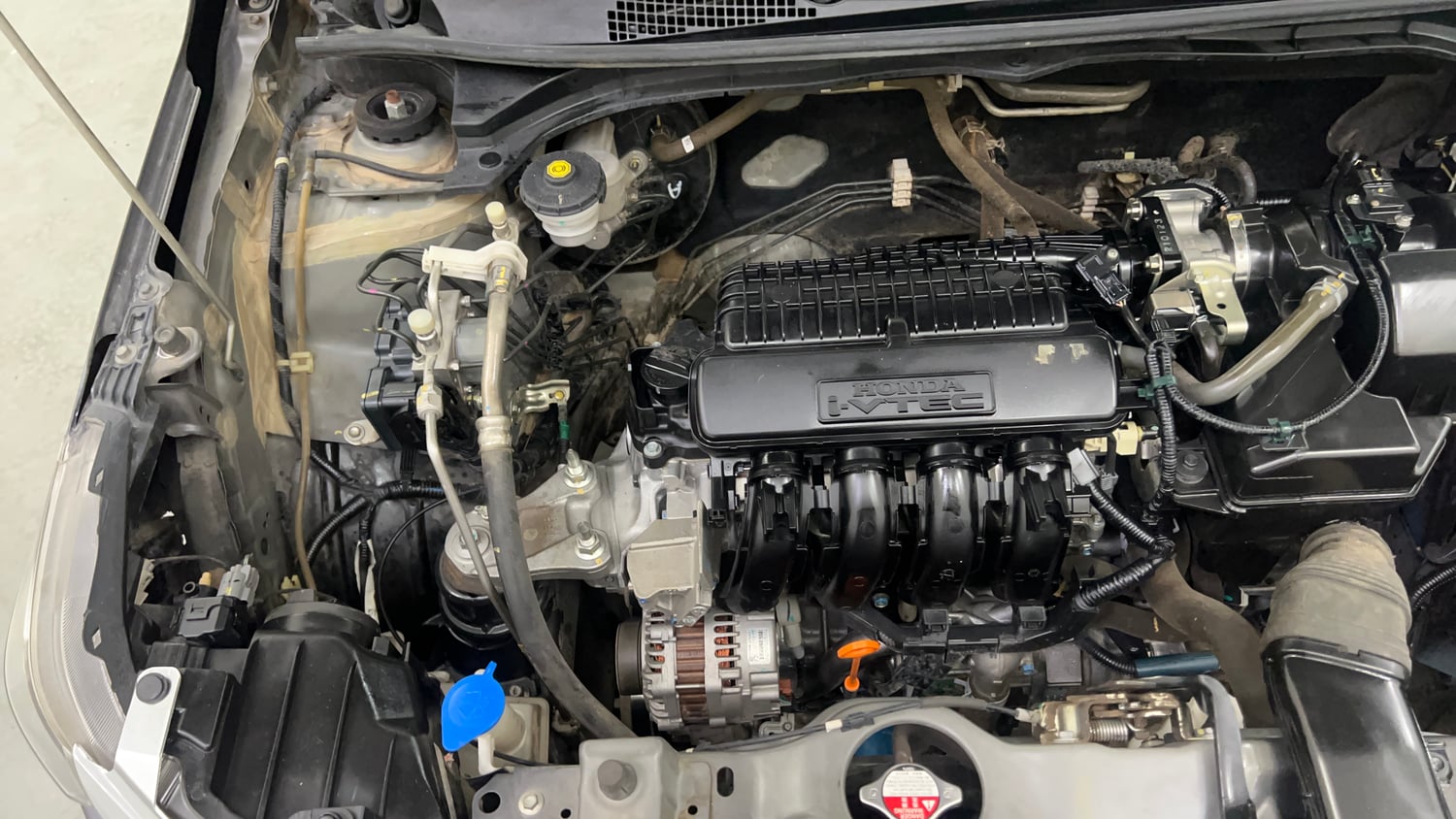 Used 2021 Honda Amaze 1.2 VX CVT Petrol Petrol Automatic engine ENGINE RIGHT SIDE VIEW