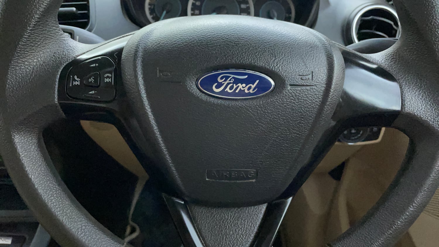 Used 2016 Ford Figo Aspire Titanium1.5 TDCi Diesel Manual top_features Airbags