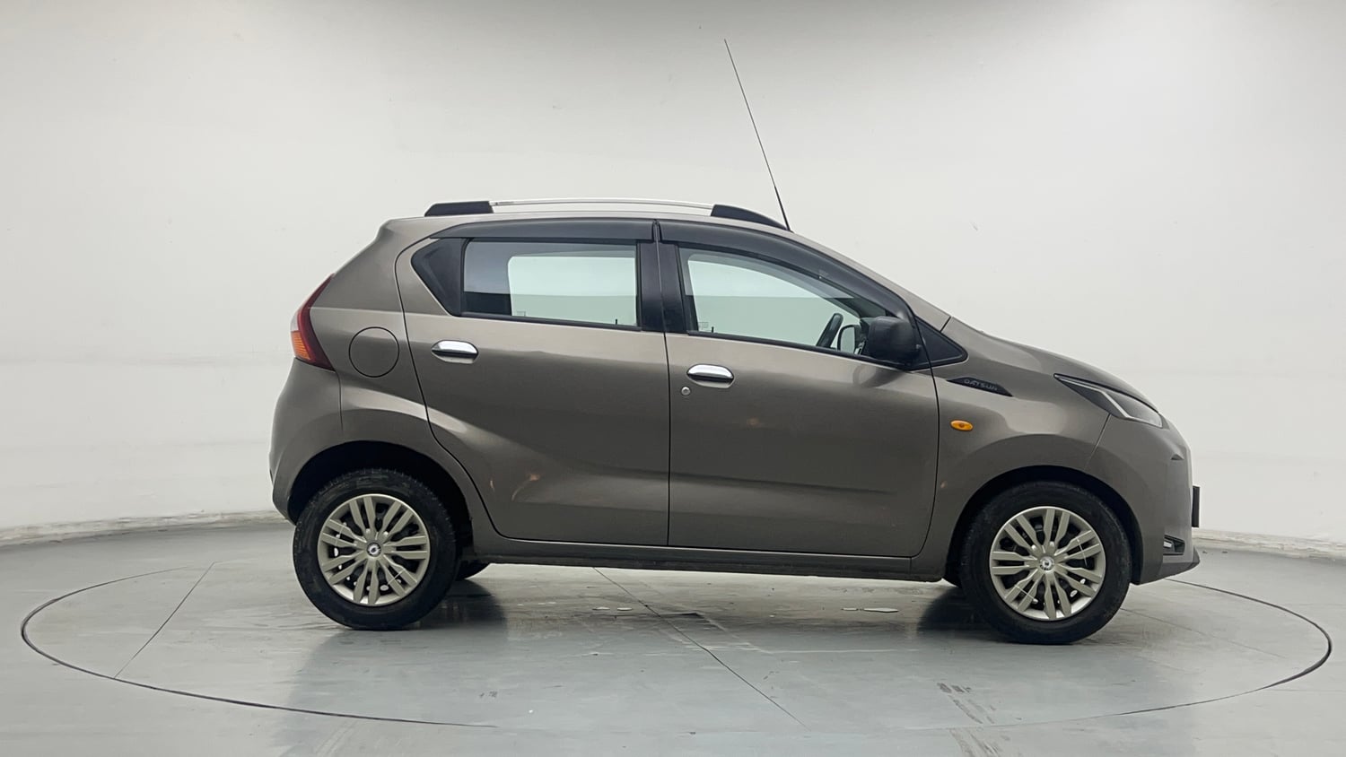 Used 2021 Datsun Redi-GO A Petrol Manual exterior RIGHT SIDE VIEW