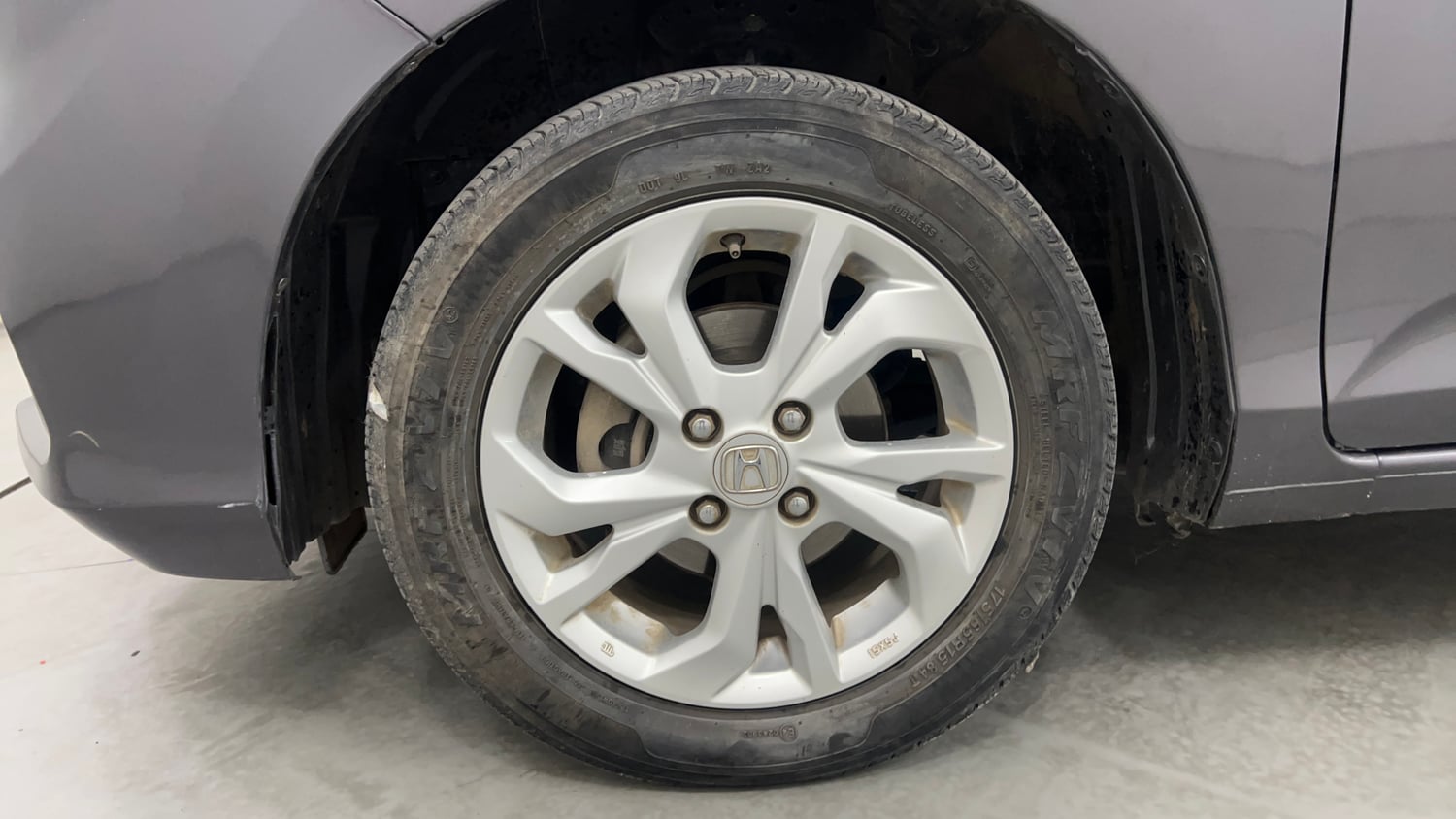Used 2021 Honda Amaze 1.2 VX CVT Petrol Petrol Automatic tyres LEFT FRONT TYRE RIM VIEW