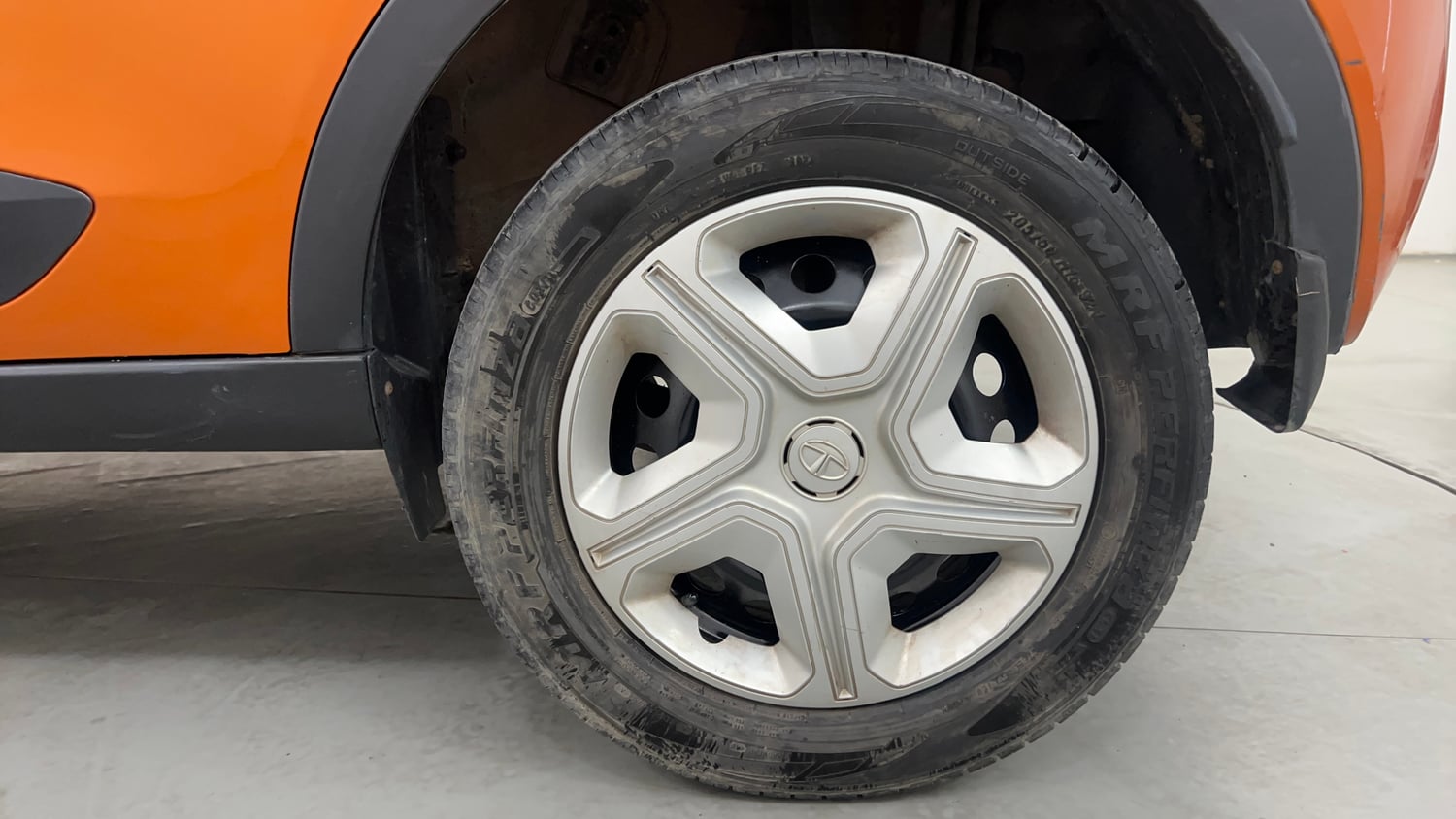Used 2018 Tata Nexon XE Petrol Manual tyres LEFT REAR TYRE RIM VIEW