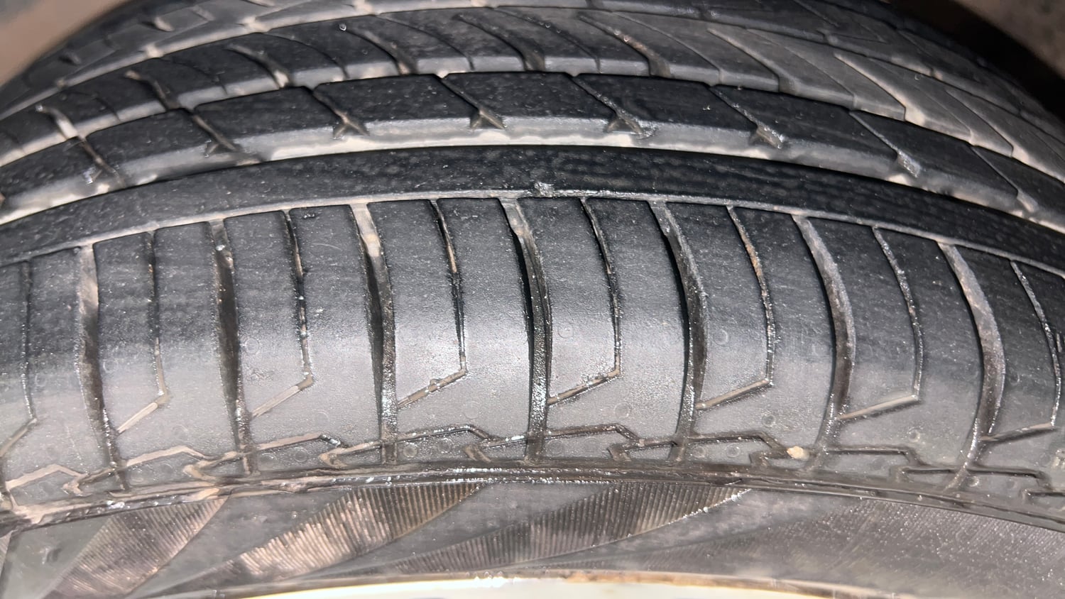 Used 2015 Hyundai i20 Active 1.2 SX Petrol Manual tyres LEFT FRONT TYRE TREAD VIEW