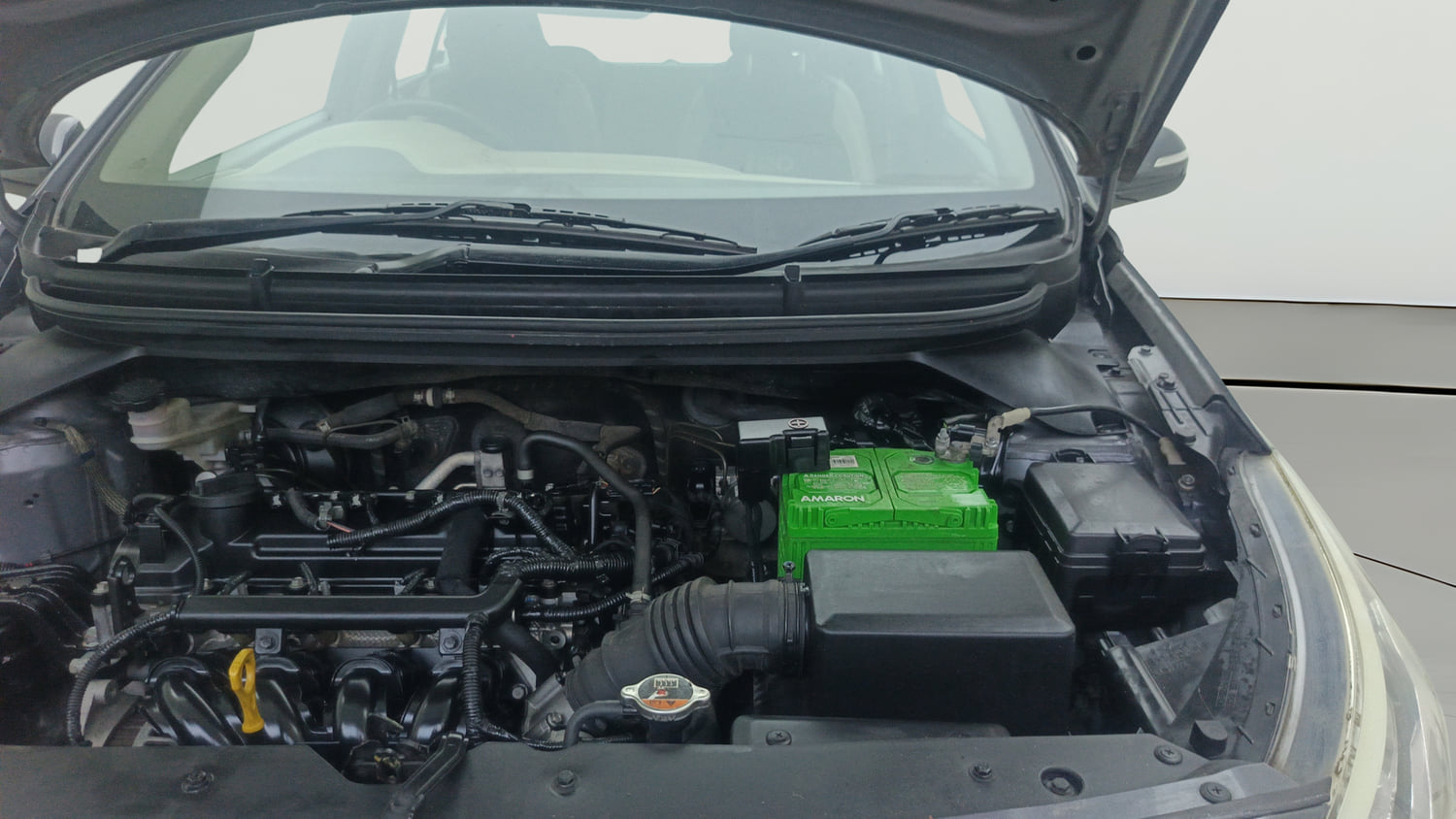 Used 2018 Hyundai Elite i20 Sportz 1.2 Petrol Manual engine ENGINE LEFT SIDE HINGE & APRON VIEW