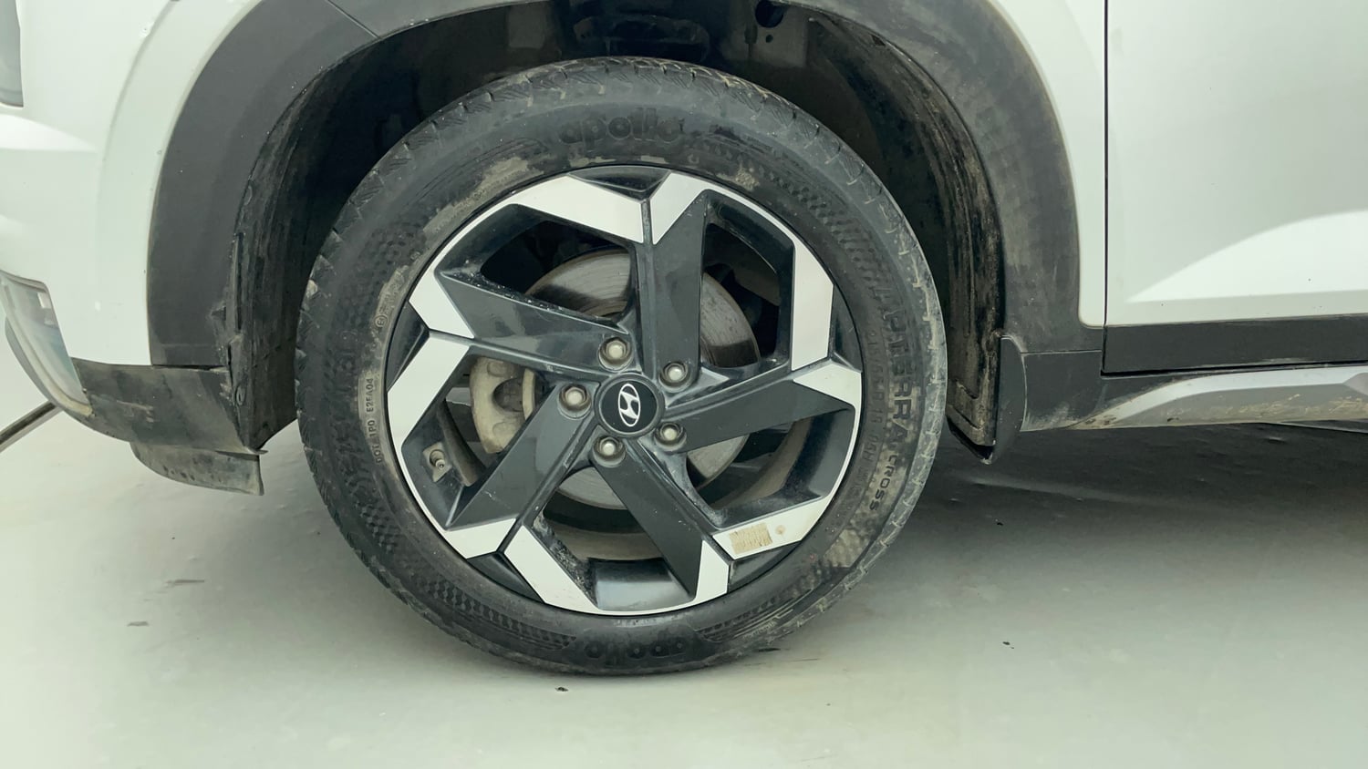 Used 2022 Hyundai Alcazar Signature 6 STR 2.0 Petrol Petrol Manual tyres LEFT FRONT TYRE RIM VIEW