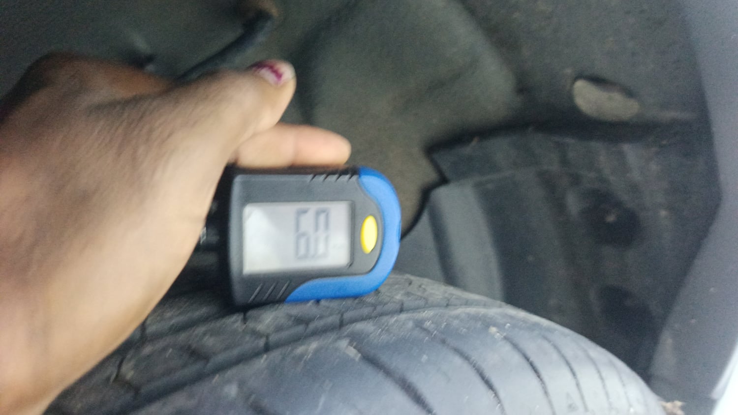 Used 2024 Tata Punch Accomplished Dazzle Pack MT Petrol Manual tyres RIGHT REAR TYRE TREAD VIEW