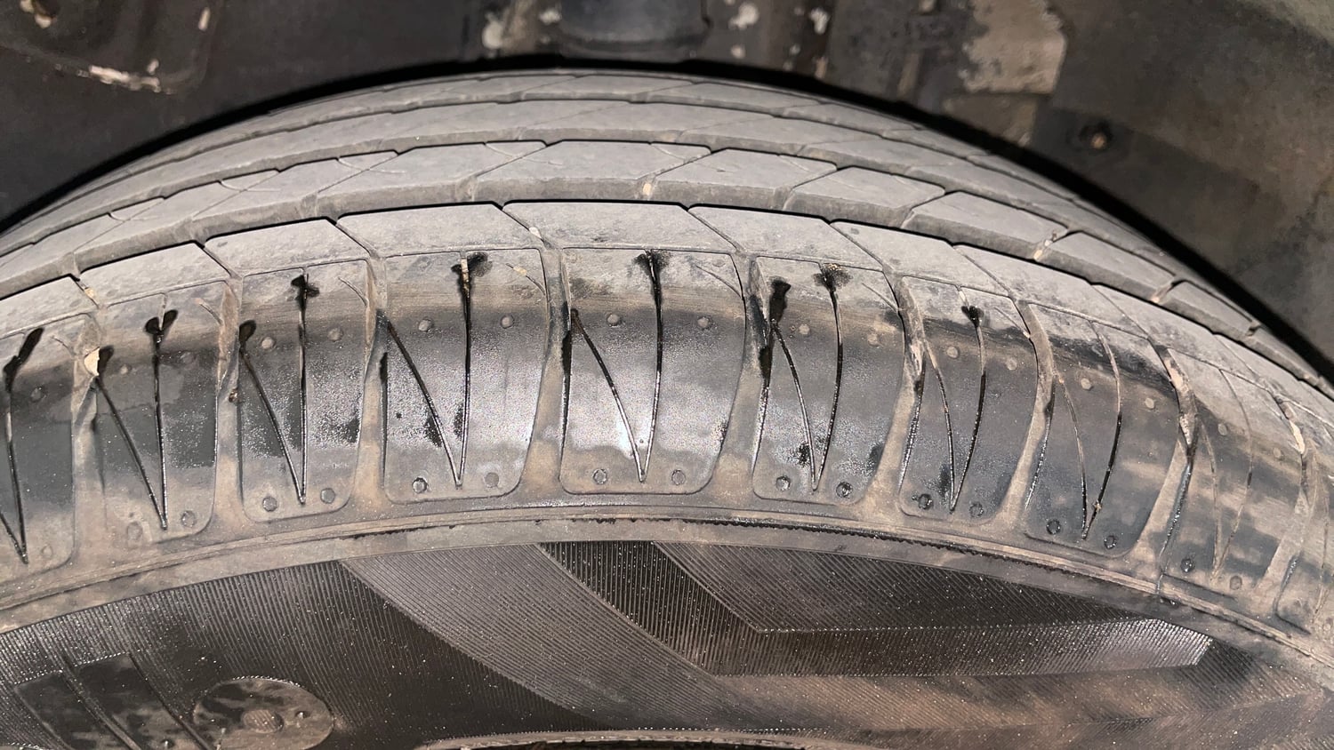 Used 2019 Tata Nexon XZ Plus Petrol Manual tyres LEFT REAR TYRE TREAD VIEW