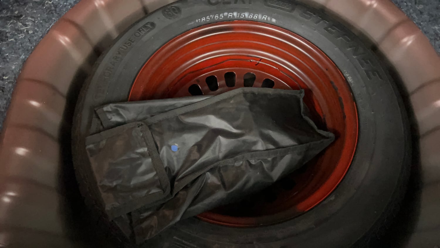 Used 2023 Nissan Magnite XV Premium Petrol Manual tyres SPARE TYRE VIEW