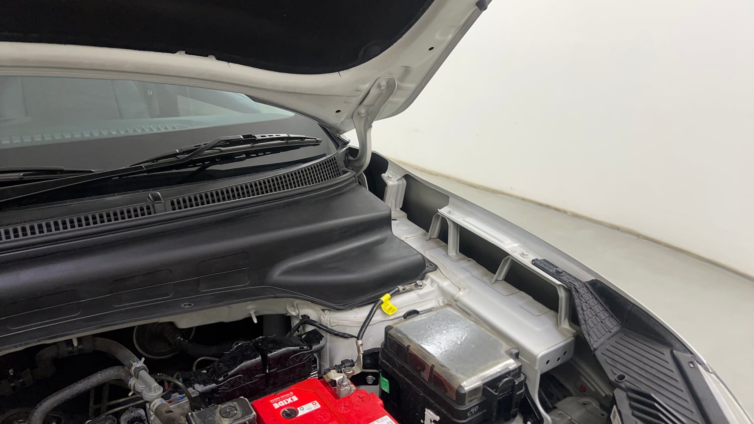 Used 2022 Hyundai Creta SX 1.5 Petrol Petrol Manual engine ENGINE LEFT SIDE HINGE & APRON VIEW