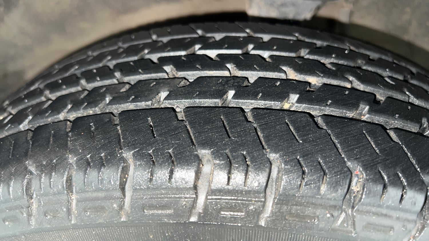 Used 2020 Tata Tiago XT Petrol Manual tyres LEFT FRONT TYRE TREAD VIEW