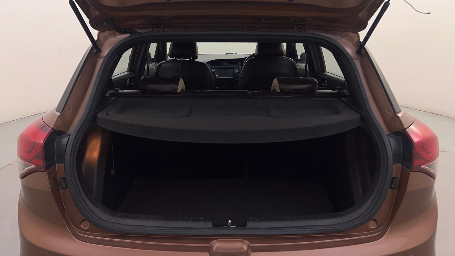 Used 2015 Hyundai i20 Active 1.2 SX Petrol Manual interior DICKY INSIDE VIEW