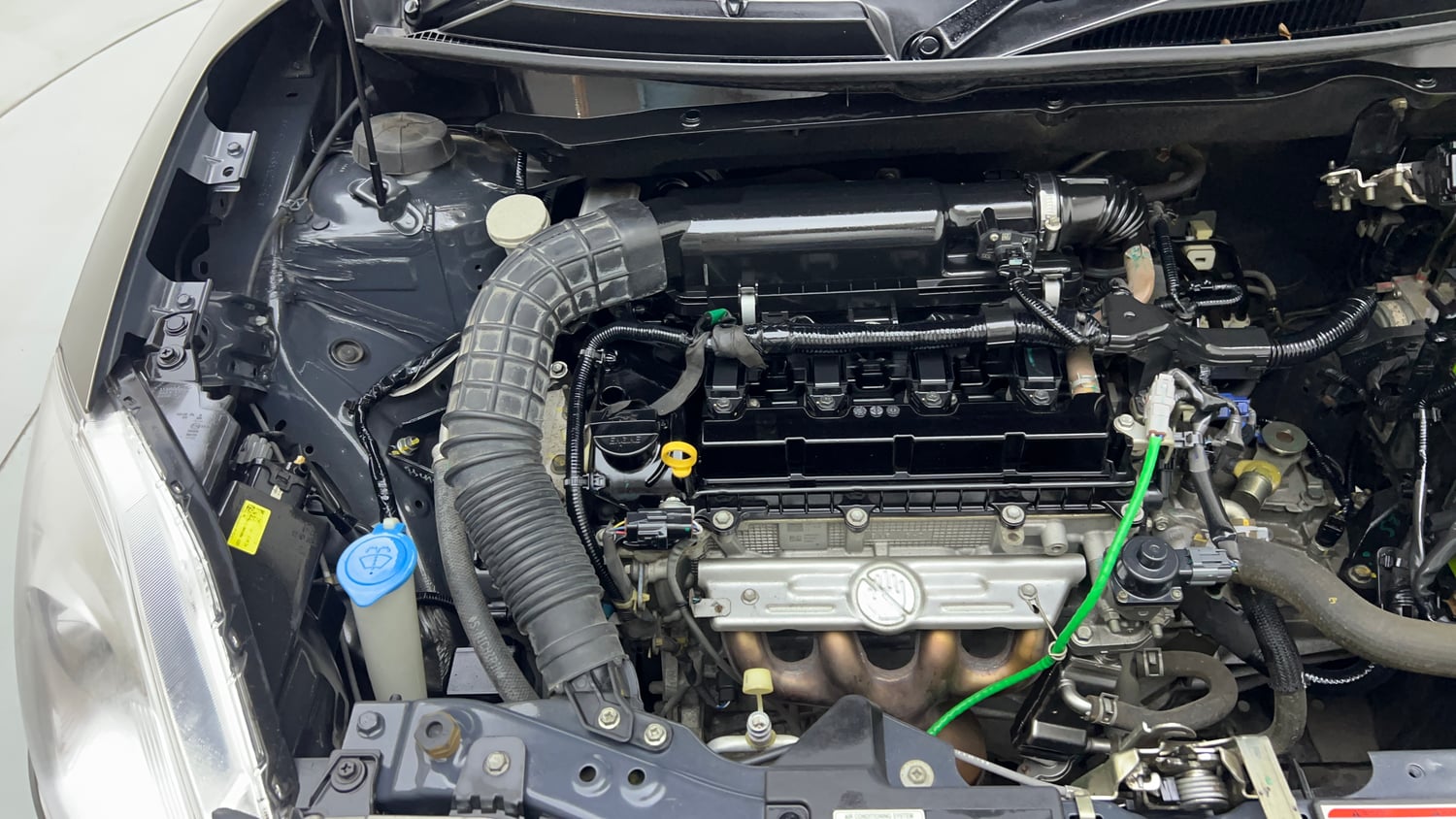 Used 2021 Maruti Suzuki Swift VXi Petrol Manual engine ENGINE RIGHT SIDE VIEW