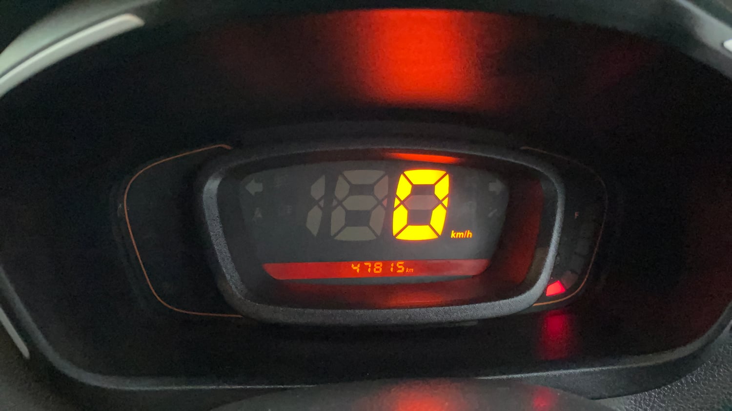Used 2015 Renault Kwid RXT Petrol Manual interior CLUSTERMETER VIEW