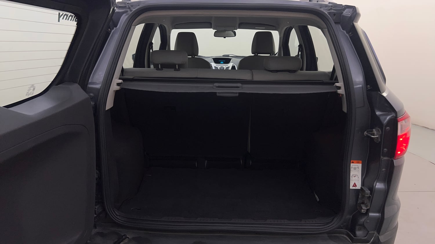 Used 2015 Ford EcoSport Titanium 1.5 Ti-VCT AT Petrol Automatic interior DICKY INSIDE VIEW
