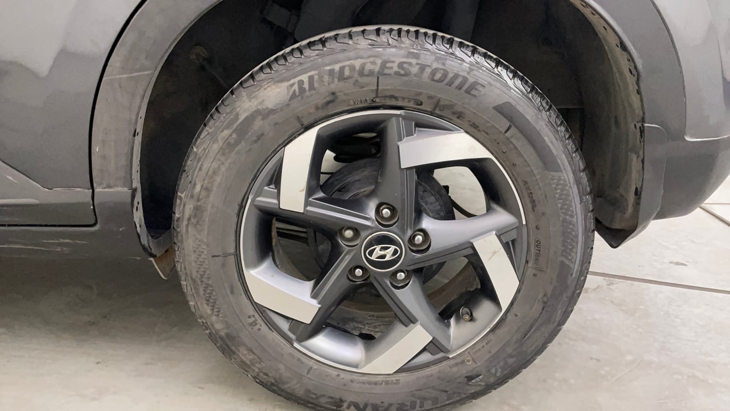 Used 2021 Hyundai Venue SX 1.0 Turbo Petrol Manual tyres LEFT REAR TYRE RIM VIEW